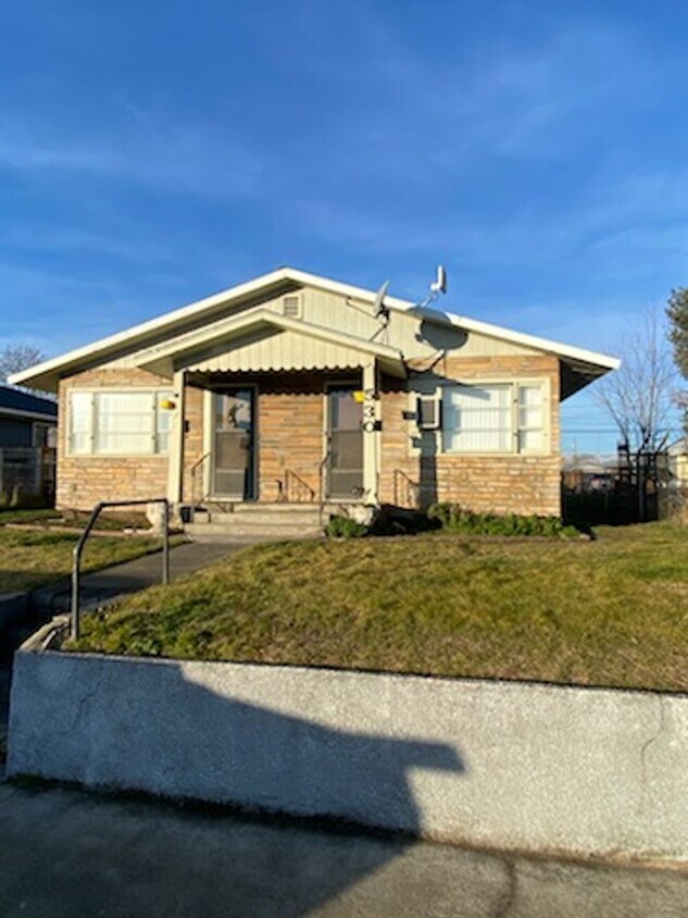 Primary Photo - 507 1/2-530 1/2 5th St