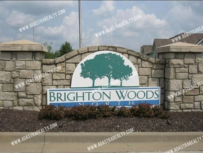 Building Photo - Stunning Northland Townhome-Available NOW!!