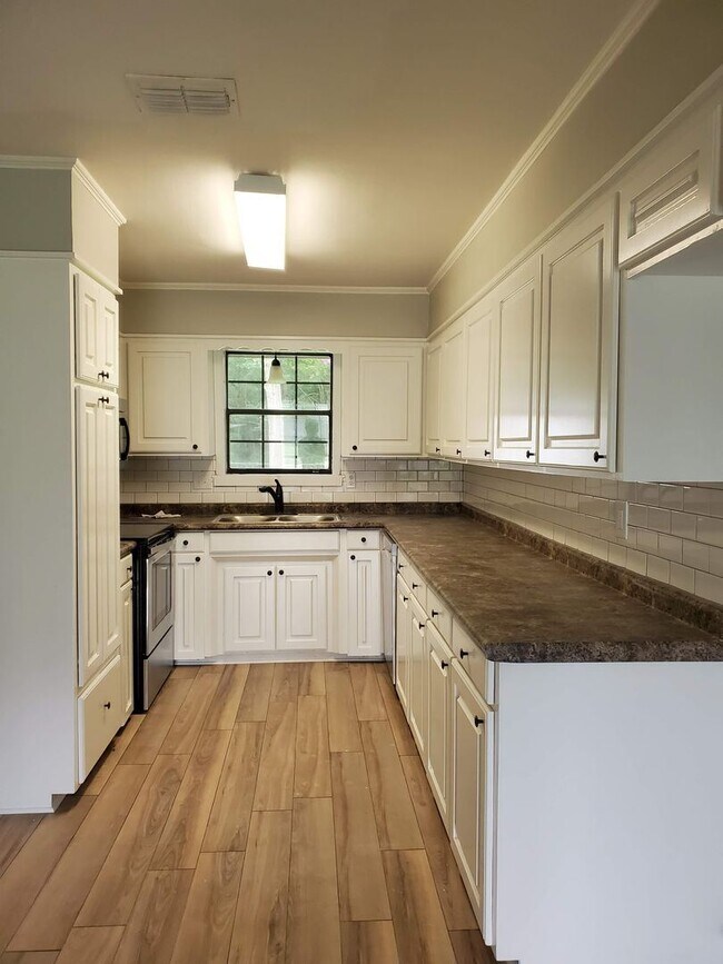 Foto del edificio - 9308 Walker Rd