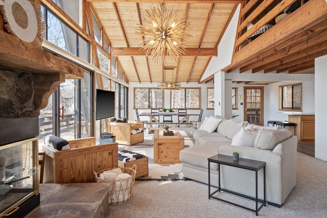 Foto principal - 1216 Whitetail Lake Dr