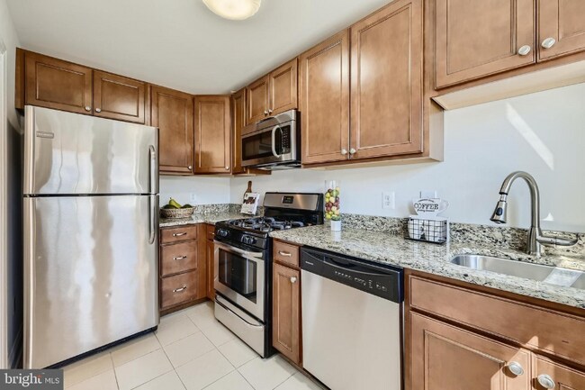 Building Photo - 1951 Dineen Dr