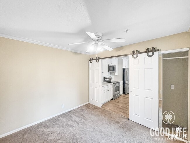 Building Photo - Modern 2 Bed Condo with Resort-Style Amenities in UTC