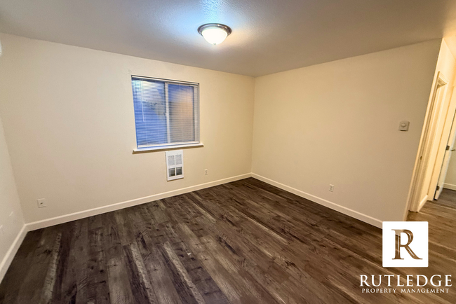 Foto del edificio - Newly remodeled 2 bedroom in Medford!