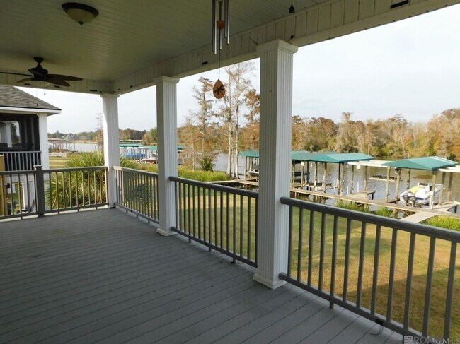 Foto del edificio - 11182 River Highlands Dr