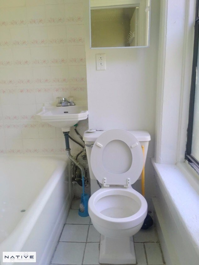 Foto del edificio - 817 Willoughby Ave