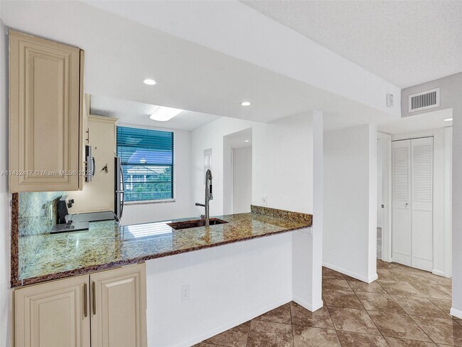 Foto del edificio - 1506 Whitehall Dr