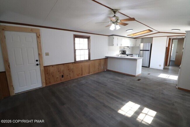 Foto del edificio - 238 Birchwood Ln