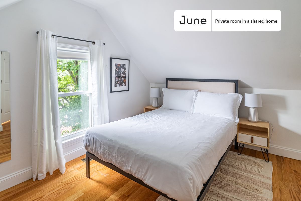 Private bedroom in 6 bed/2 bath Home Room for Rent in Somerville, MA
