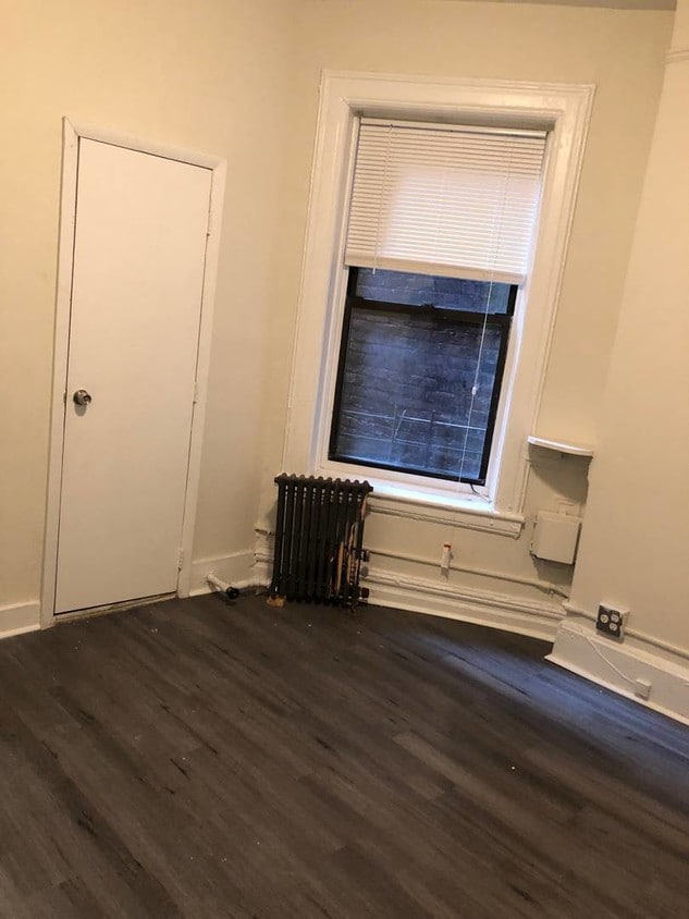 Primary Photo - 2441 Jerome Ave