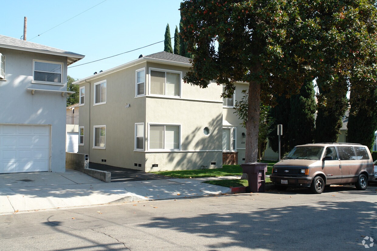Building Photo - 132-134 Lukens Pl