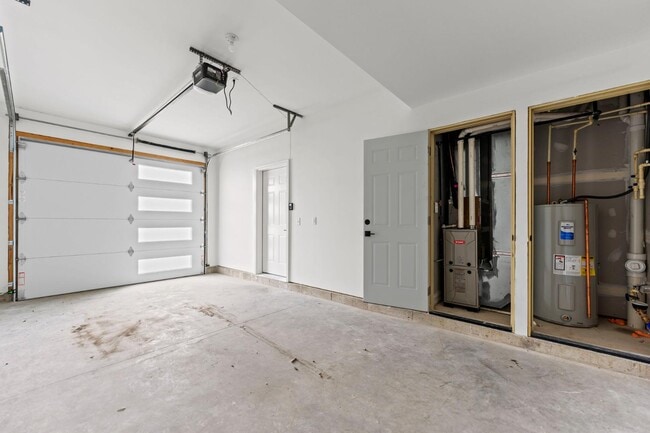 Building Photo - 11586 Willowbrook Rd