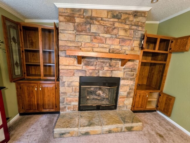 Building Photo - 423 Hallmark Dr