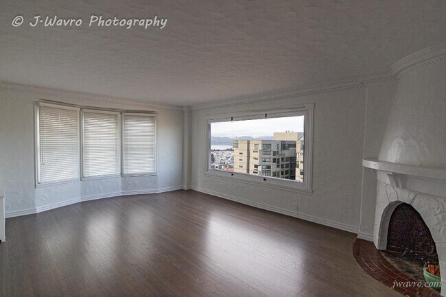 Building Photo - 2090 Pacific Ave