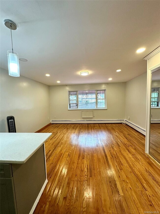 Foto del edificio - 2190 De Reimer Ave