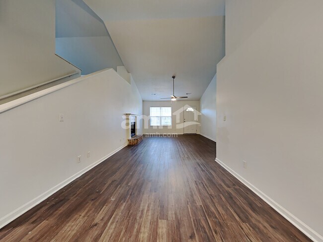 Building Photo - 2210 Sawmill Trace Ln