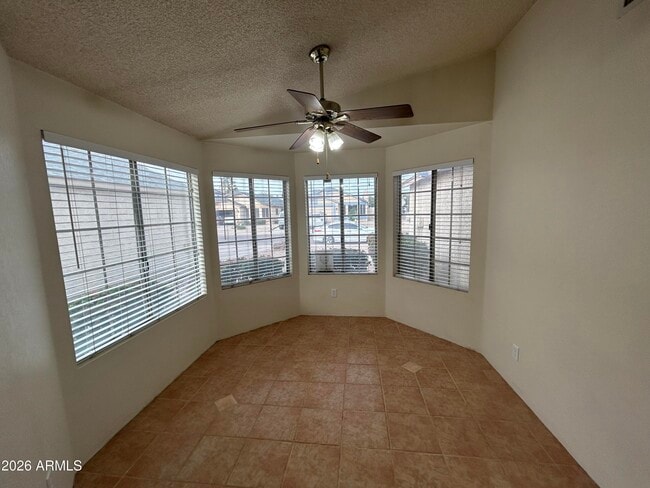 Foto del edificio - 8835 W Charleston Ave