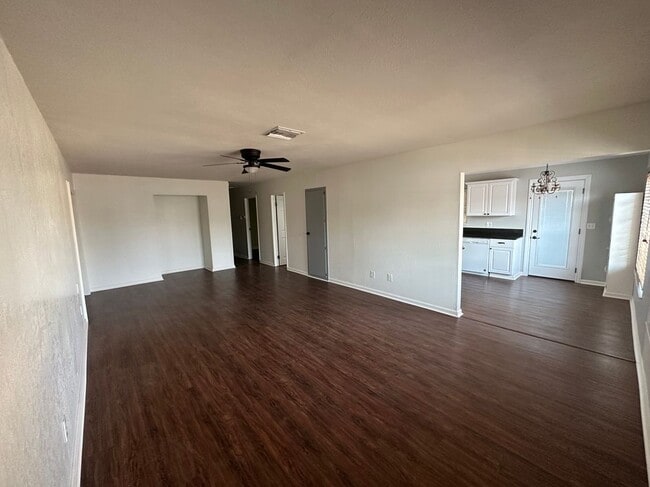 Building Photo - 1013 Glacier Dr