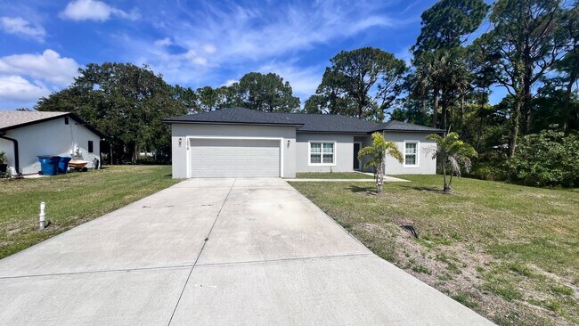Foto del edificio - Beautiful 3 Bedroom, 2 Bathroom Home in Pa...