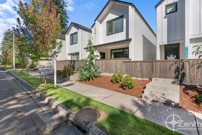 Photo - 16318 NE 20th Street