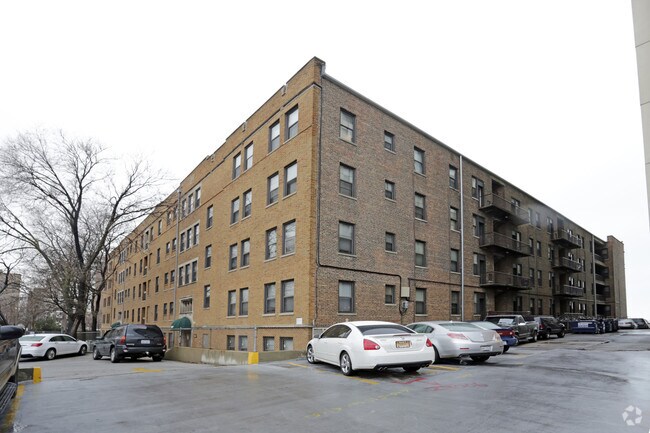 Lakeside Grant Manor Apartments Apartments Chicago, IL