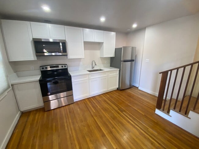 Building Photo - Modern Townhome with Gorgeous City Views – Prime Thousand Oaks Locati