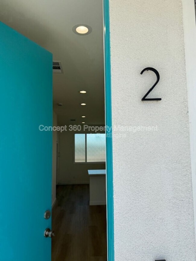 Foto del edificio - 6170 Briercrest Ave