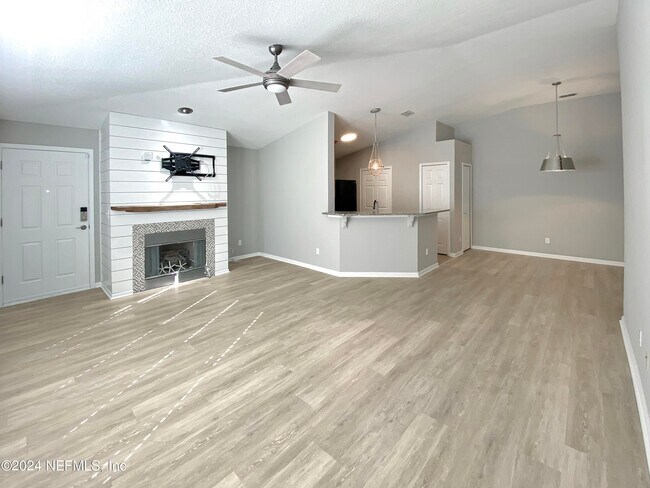 Building Photo - 227 Jardin De Mer Pl