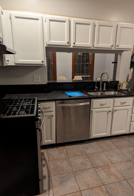 Building Photo - 229 Collins Ave