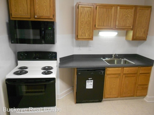Building Photo - 6 br, 2.5 bath House - 156 W. Patterson Ave.