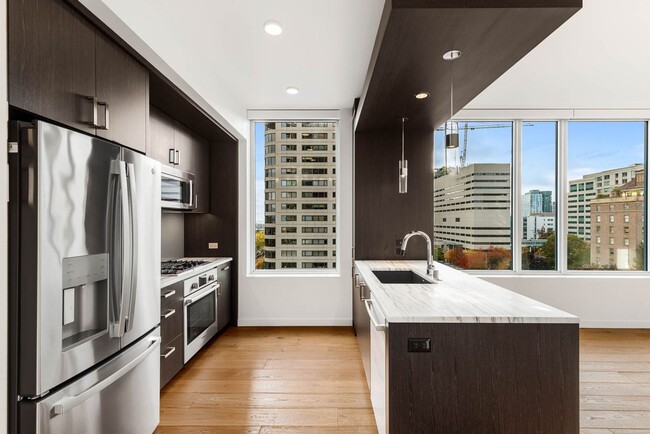 Foto del edificio - 1321 Seneca St