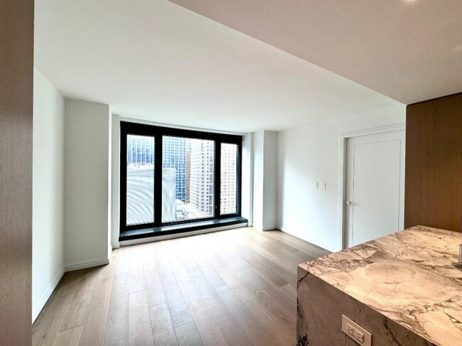 Building Photo - 2 bedroom in New York NY 10019
