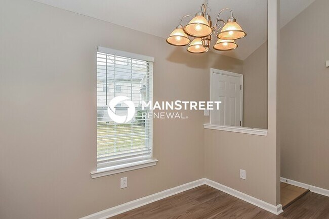 Building Photo - 3 Bedroom Pet-Friendly Home in Douglasville, GA with Main Street Renewal