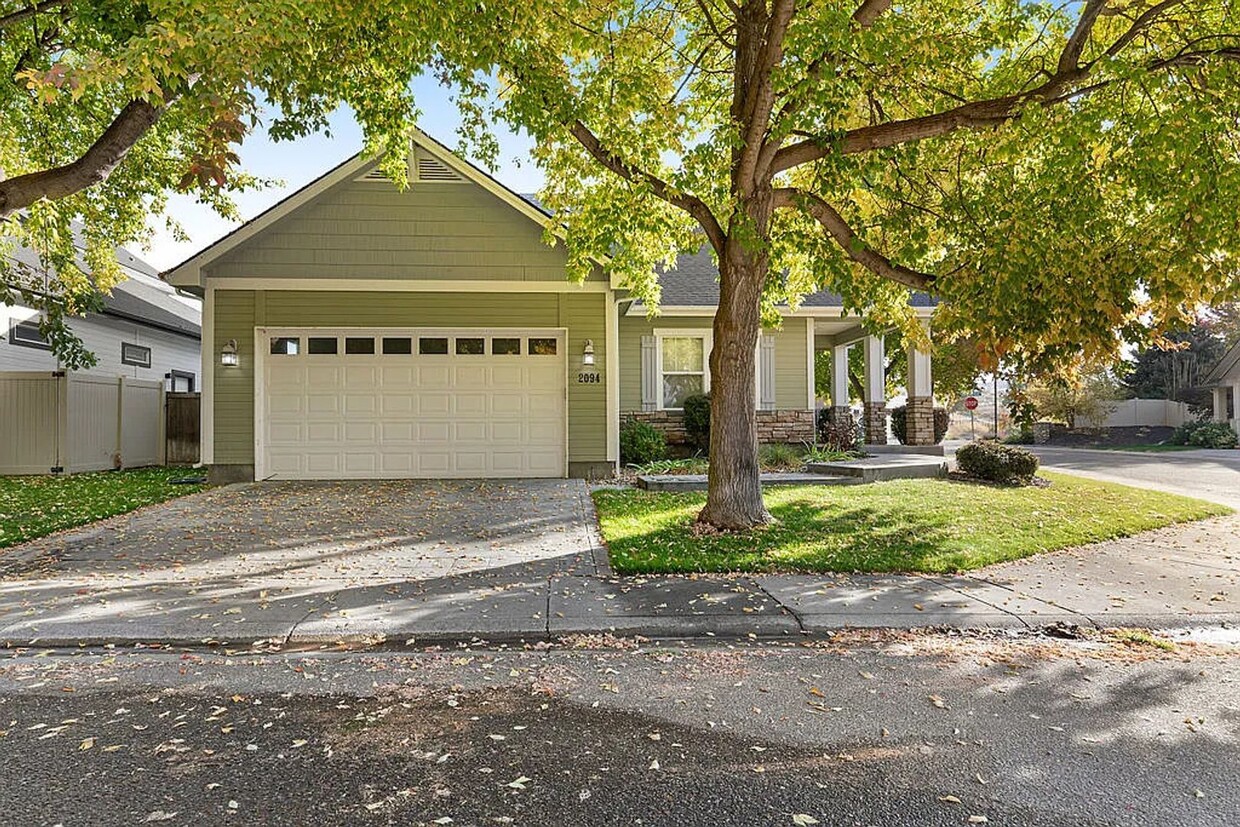 Primary Photo - Charming 3 Bedroom Home in Eagle – Minutes to Eagle Bike Park