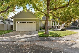 Building Photo - 2094 N Trail Creek Ln