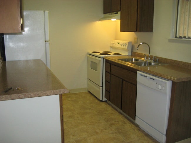 Building Photo - 3306 Del Monte Blvd