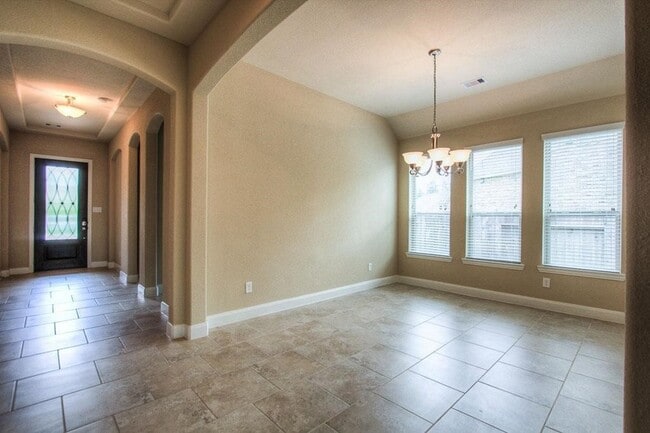 Building Photo - 123 Colton Ct