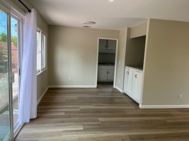 Building Photo - 6139 Lockhurst Dr