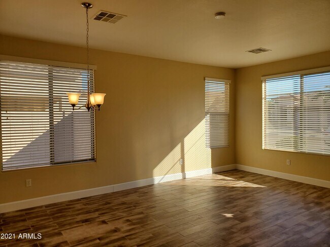 Building Photo - 2056 E Riviera Dr