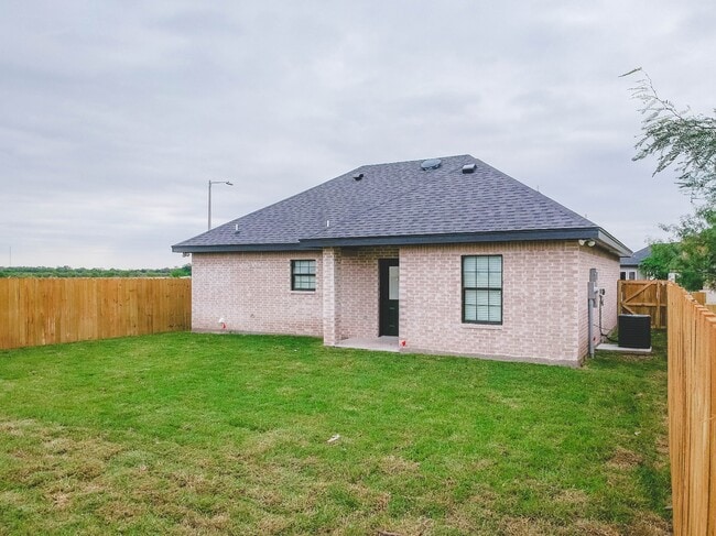 Building Photo - 477 Arboleda Ln