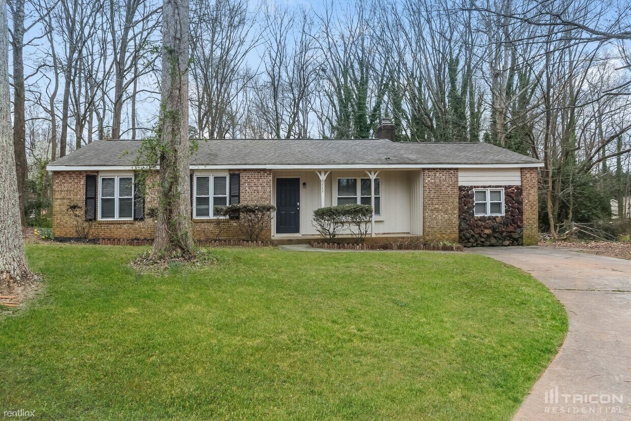 Primary Photo - 6222 Hickory Ridge Ln