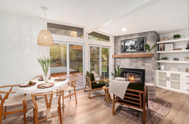 Building Photo - 1155 Carpenter Ave NW