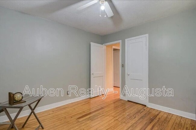 Building Photo - 1842 Crossland Ave