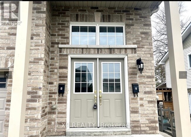 Building Photo - 144 Capreol Ct