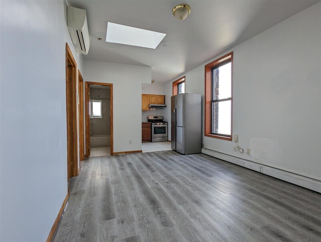 163 Wilson Ave Unit 2b, Brooklyn, NY 11237 Room for Rent in Brooklyn