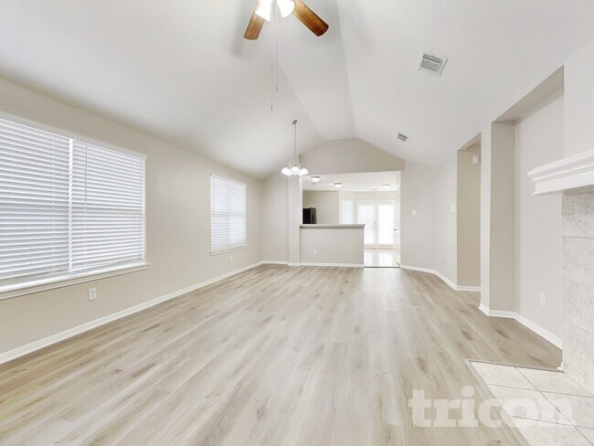 Foto del edificio - 4907 Bryant Ridge Rd