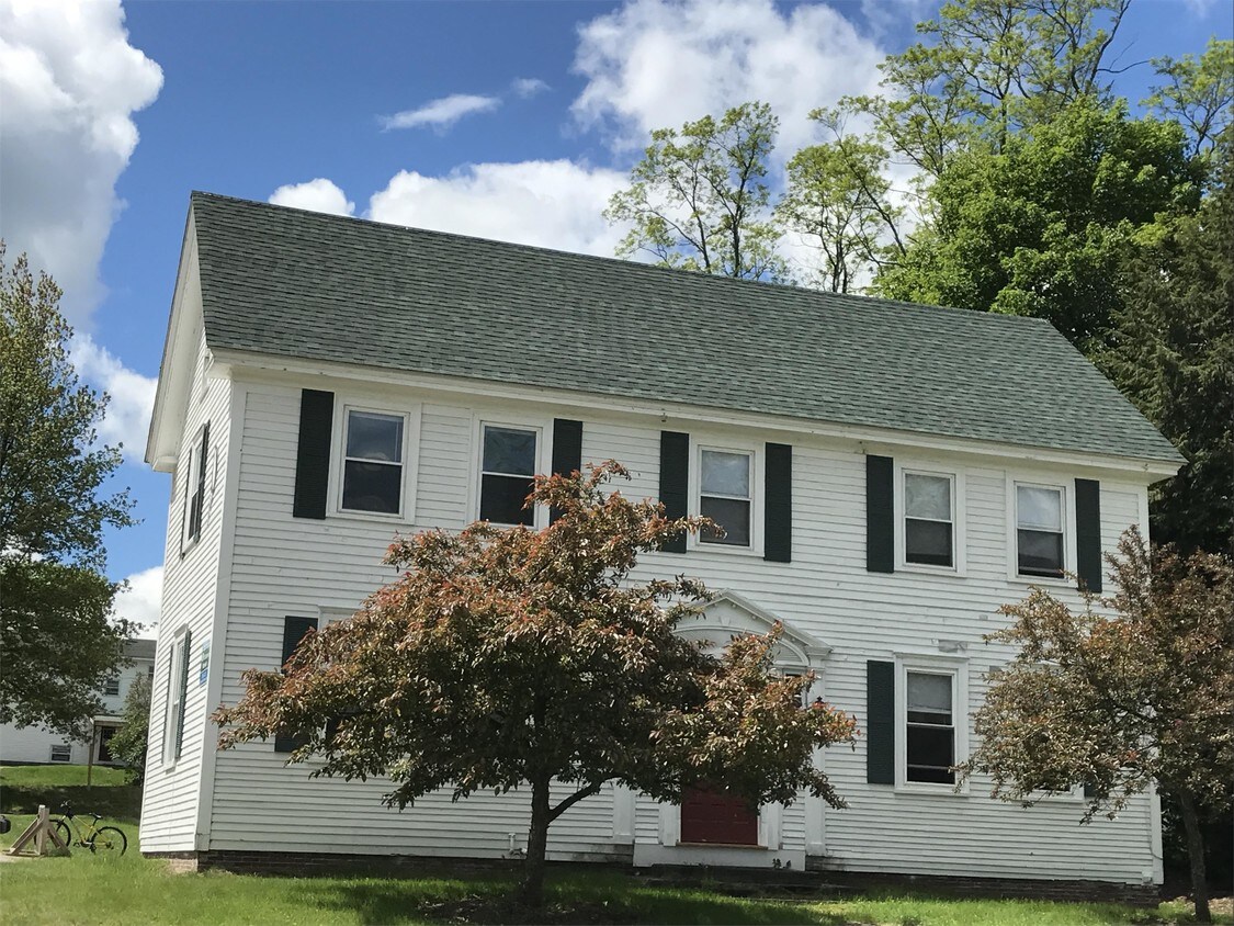 Primary Photo - 87 Highland St
