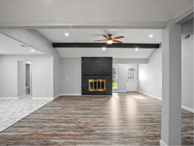 Foto del edificio - 900 Westminster Dr