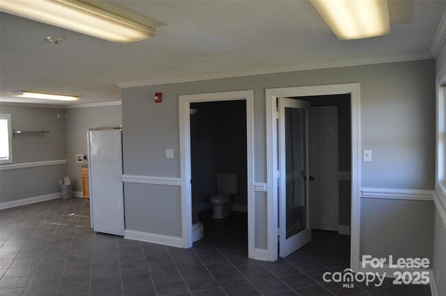 Foto del edificio - 2166 Old Mountain Rd