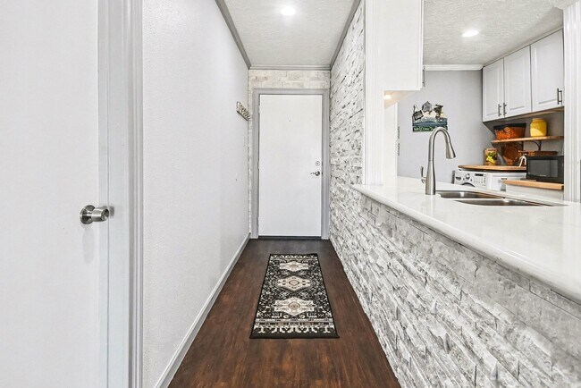 Foto del edificio - 307 Yacht Club Ln