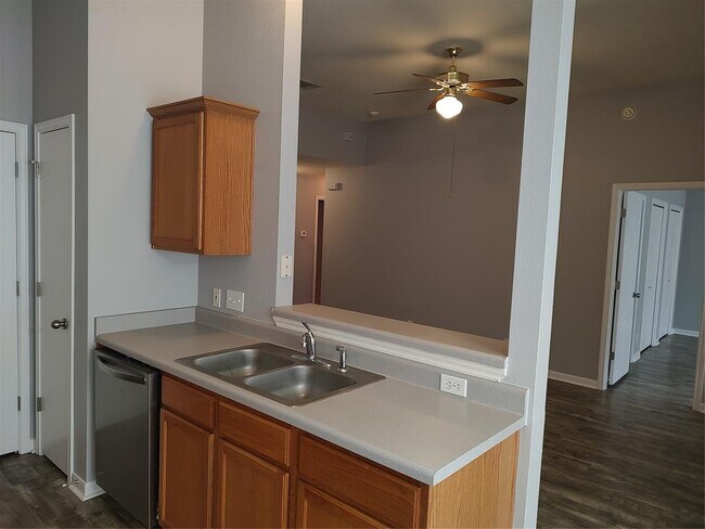Building Photo - 131 Pony Cove